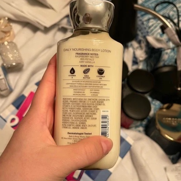 Bath & Body Works
BUTTERFLY Daily Nourishing Body Lotion - Picture 3 of 4